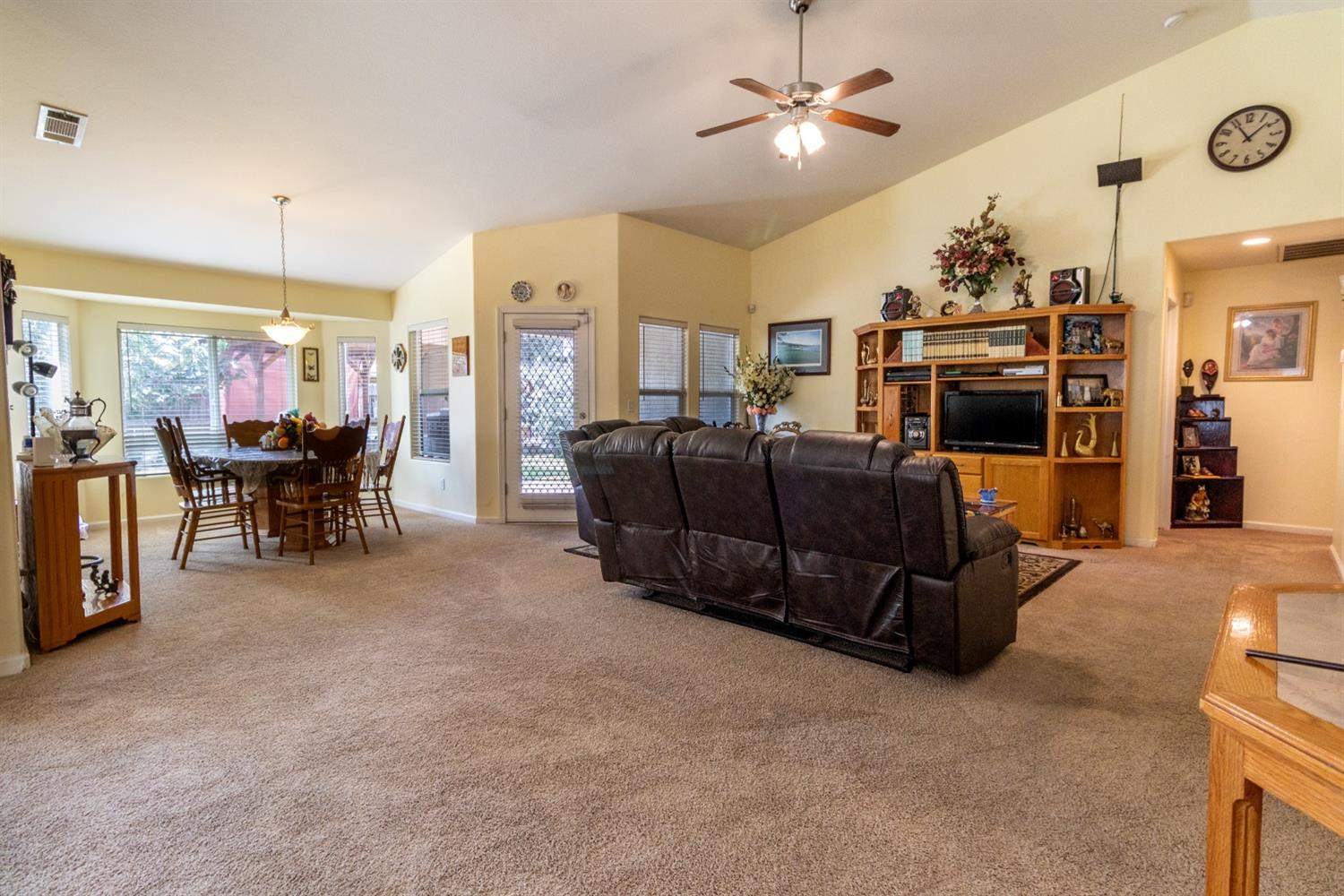 395 East Huntsman Avenue Reedley, CA 93654 - Photo 4 of 46 Gallery Image 4