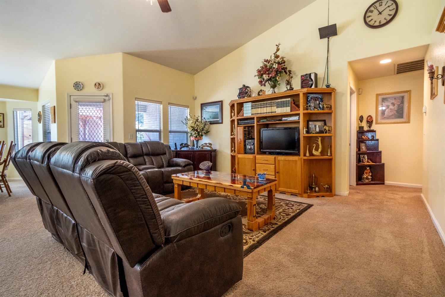 395 East Huntsman Avenue Reedley, CA 93654 - Photo 5 of 46 Gallery Image 5