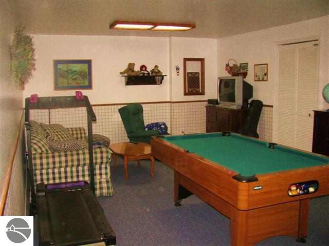 2427 East Potter Road Traverse City, MI 49696 - Photo 11 of 15 1704501-10.JPG
