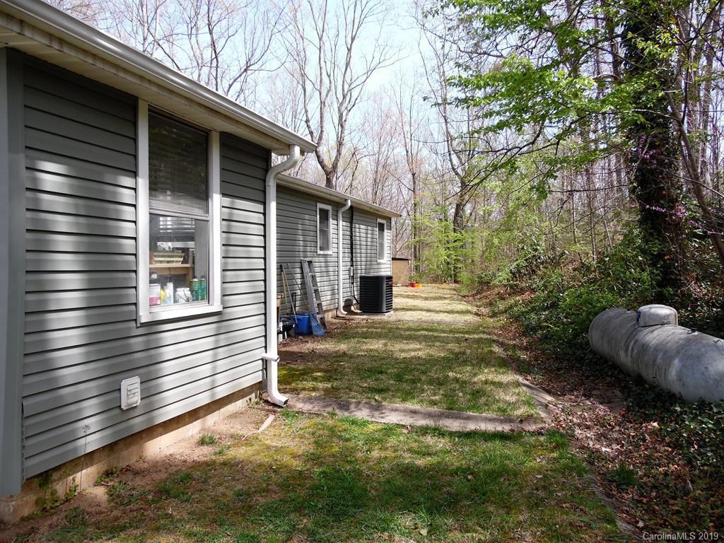 142 Padgett Road Marion, NC 28752 - Photo 13 of 15 Gallery Image 13