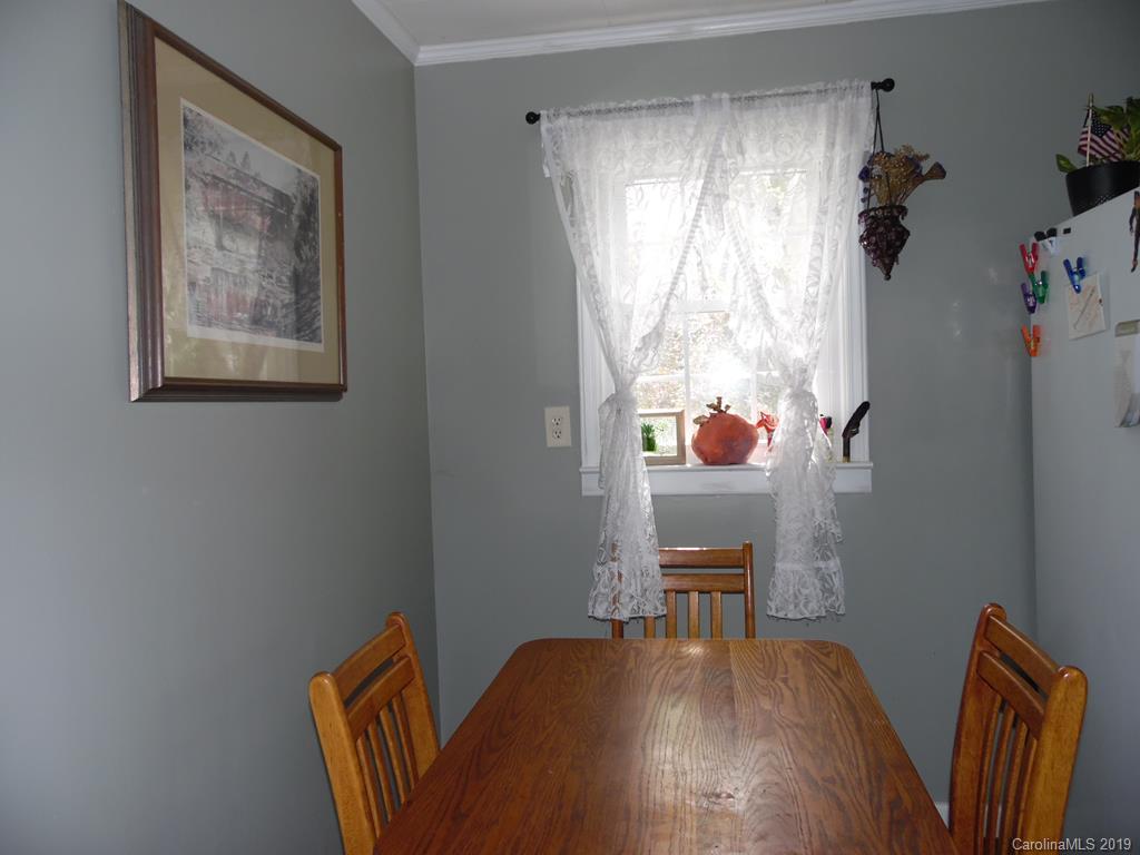 142 Padgett Road Marion, NC 28752 - Photo 10 of 15 Gallery Image 10