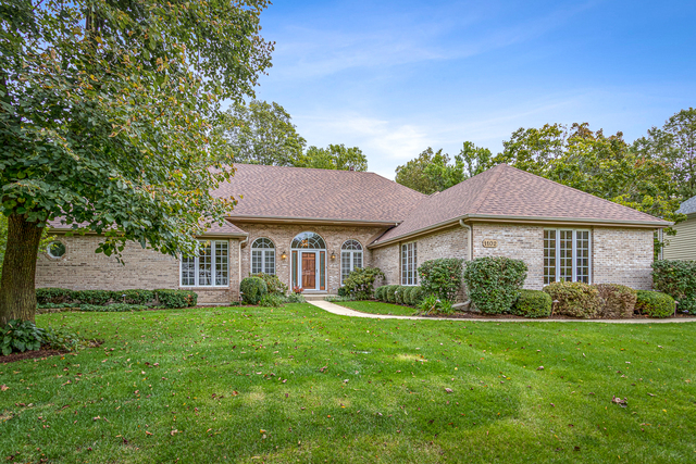 1102 Stonehedge Road St. Charles, IL 60174 - Photo 1 of 35 Gallery Image 1