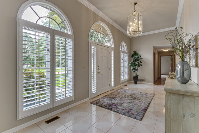 1102 Stonehedge Road St. Charles, IL 60174 - Photo 3 of 35 Gallery Image 3