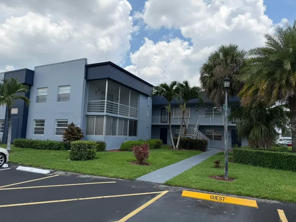 $1,800 | 119 Burgundy B, Delray Beach, FL 33484
