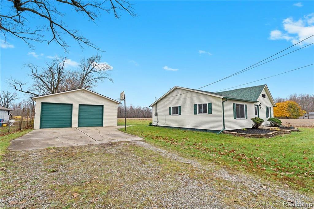 1989 Ready Road Carleton, MI 48117 - Photo 17 of 24
