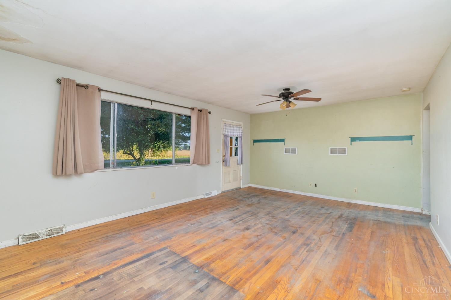 2011 Fayetteville Road Blanchester, OH 45107 - Photo 2 of 9
