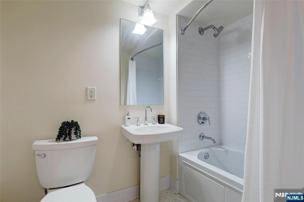 700 Grove Street, Unit 3Q Jersey City, NJ 07310 - Photo 27 of 34