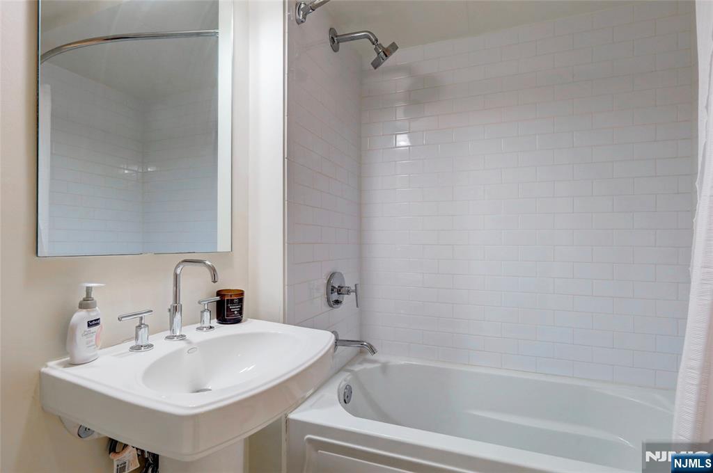 700 Grove Street, Unit 3Q Jersey City, NJ 07310 - Photo 28 of 34