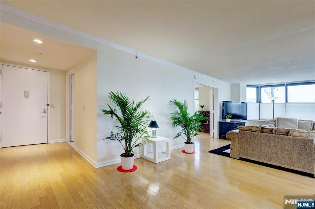 700 Grove Street, Unit 3Q Jersey City, NJ 07310 - Photo 5 of 34