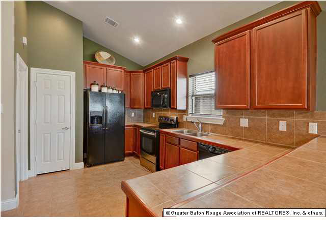 2041 Hunters Ridge Drive Baton Rouge, LA 70816 - Photo 4 of 10 Gallery Image 4