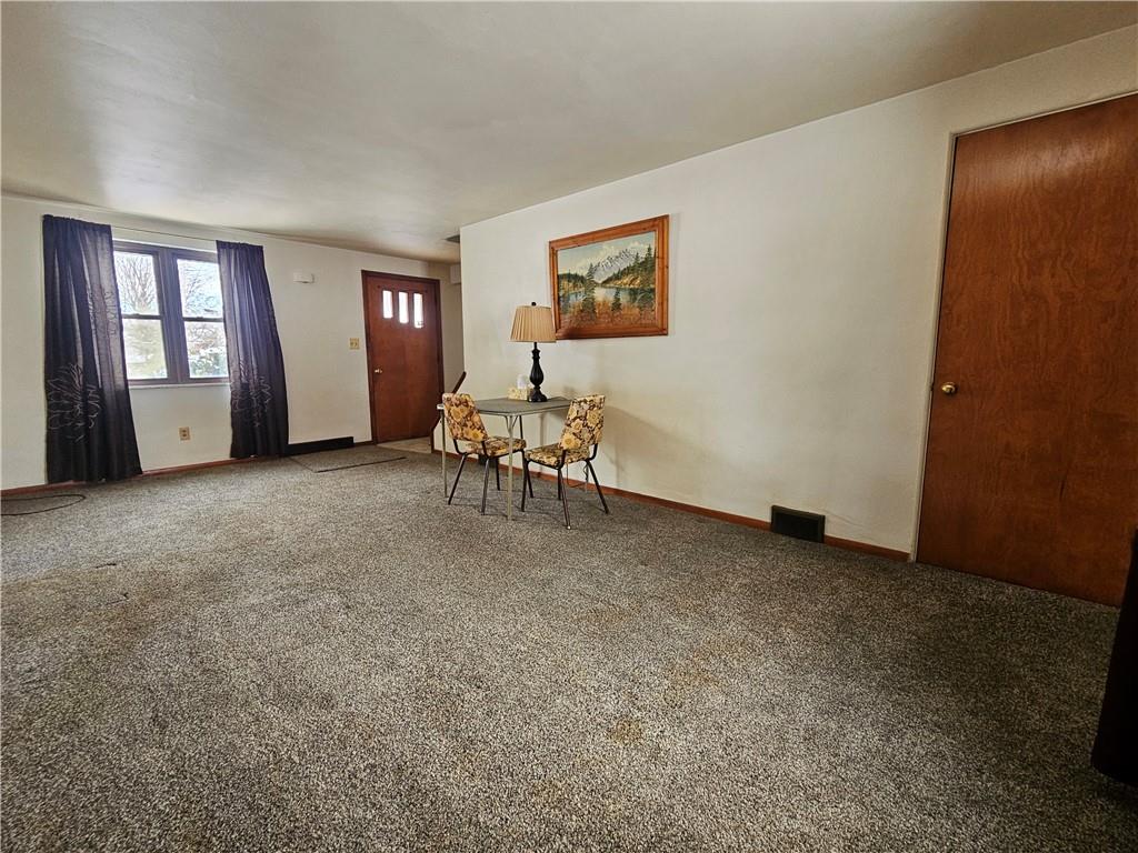 119 Springhouse Drive Butler, PA 16001 - Photo 7 of 33