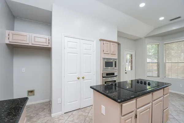 $2,595 | 202 West Sterling Pond Circle, The Woodlands, TX 77382