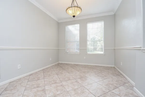 $2,595 | 202 West Sterling Pond Circle, The Woodlands, TX 77382
