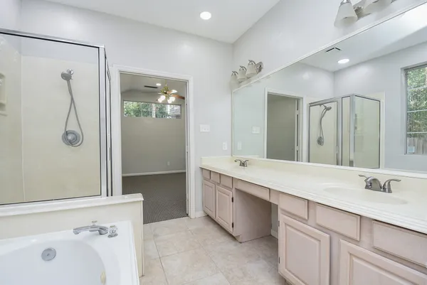 $2,595 | 202 West Sterling Pond Circle, The Woodlands, TX 77382