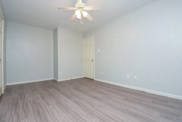 $2,595 | 202 West Sterling Pond Circle, The Woodlands, TX 77382