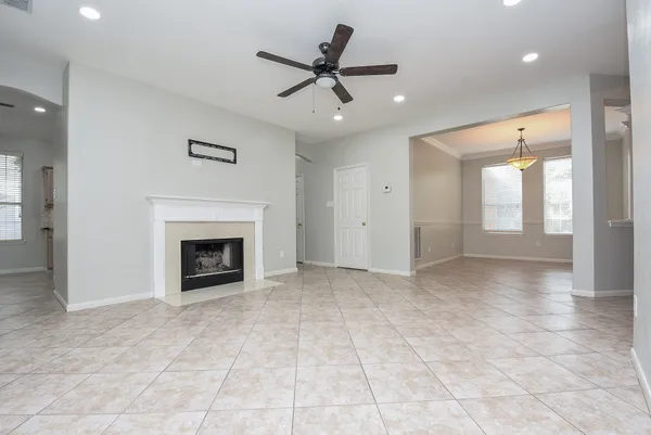 $2,595 | 202 West Sterling Pond Circle, The Woodlands, TX 77382