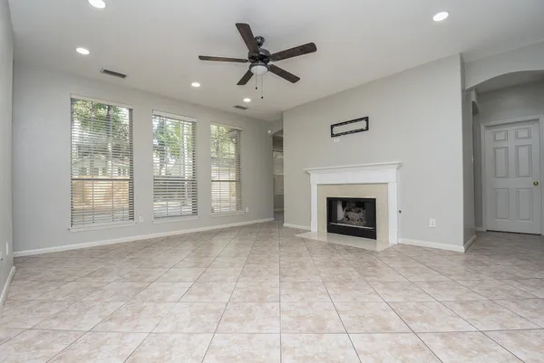 $2,595 | 202 West Sterling Pond Circle, The Woodlands, TX 77382