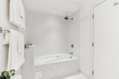 $775,000 | 139 East Berkeley Street, Unit 402R, Boston, MA 02118