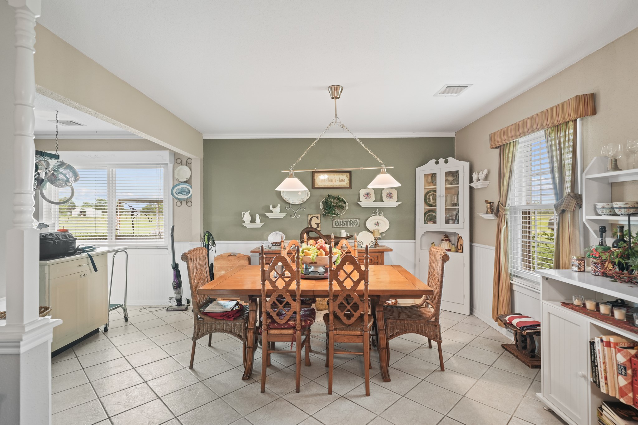 4911 Brister Road Rosharon, TX 77583 - Photo 8 of 31 Looking into the dining room