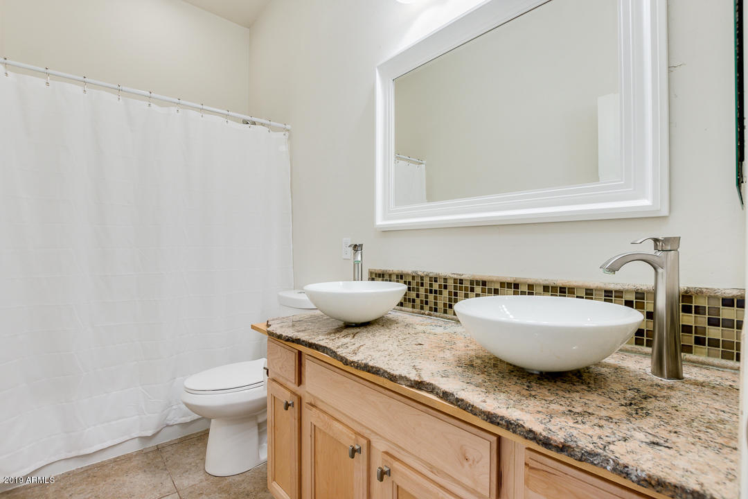 3213 West Sentinel Rock Road Phoenix, AZ 85086 - Photo 17 of 22 Guest Bath