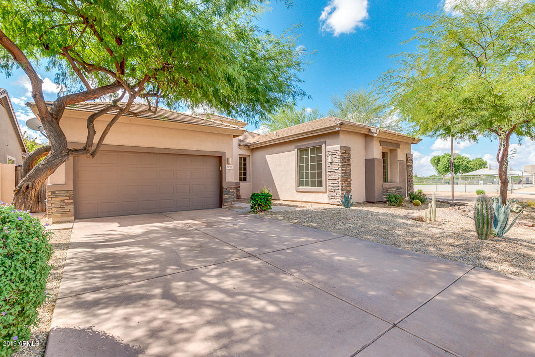 3213 West Sentinel Rock Road Phoenix, AZ 85086 - Photo 3 of 22 Front Yard 3