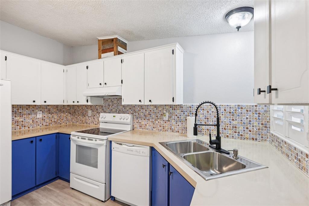 39 Maplehurst Avenue DeBary, FL 32713 - Photo 17 of 34