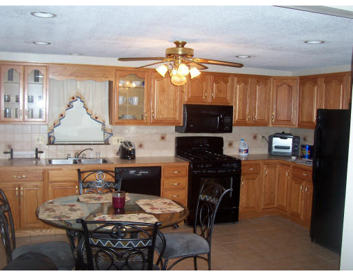 34 West Hill Road Springfield, MA 01109 - Photo 4 of 5