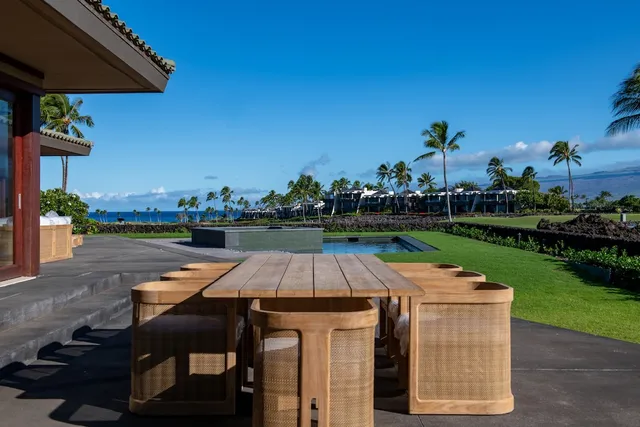 $7,300,000 | 68-1051 Honokaope Place, Kamuela, HI 96743