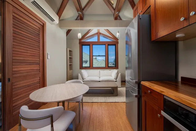 $7,300,000 | 68-1051 Honokaope Place, Kamuela, HI 96743