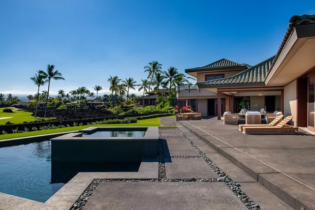 $7,300,000 | 68-1051 Honokaope Place, Kamuela, HI 96743