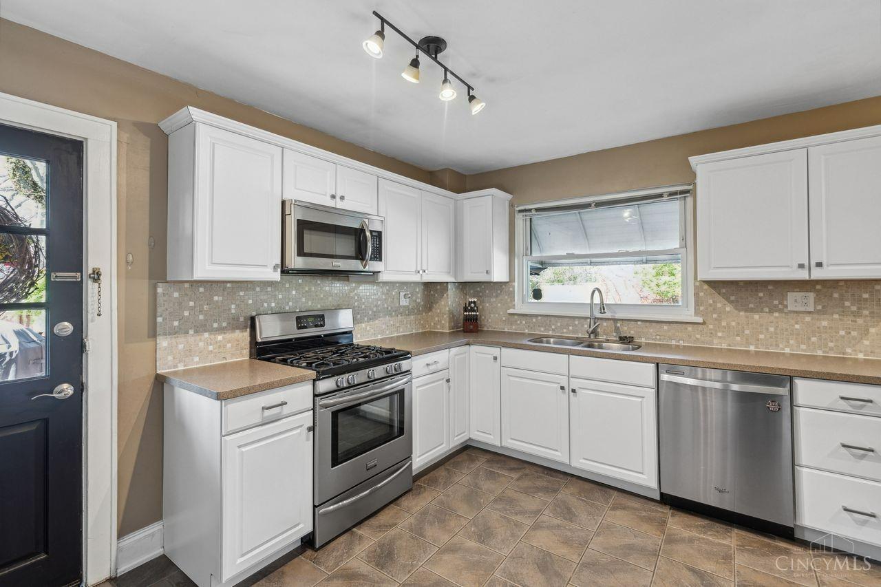 3719 Brotherton Road Cincinnati, OH 45209 - Photo 12 of 24