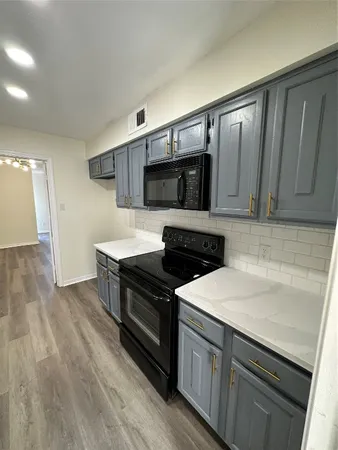 $2,350 | 10378 Briar Forest Drive, Unit 32/5, Houston, TX 77042