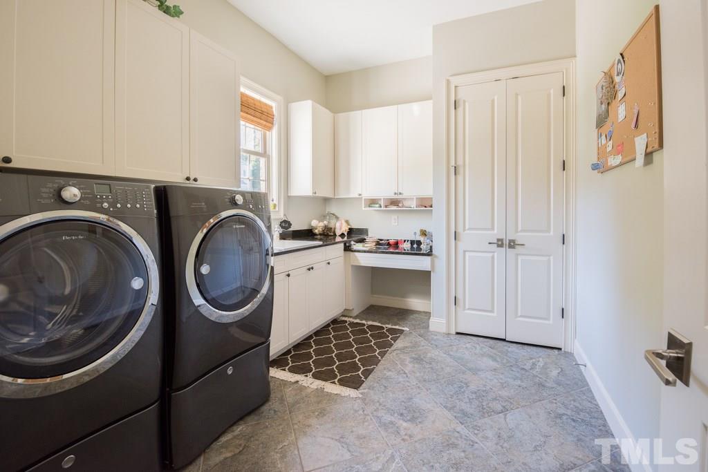 2425 Trenton Woods Way Raleigh, NC 27607 - Photo 20 of 25 Gallery Image 20