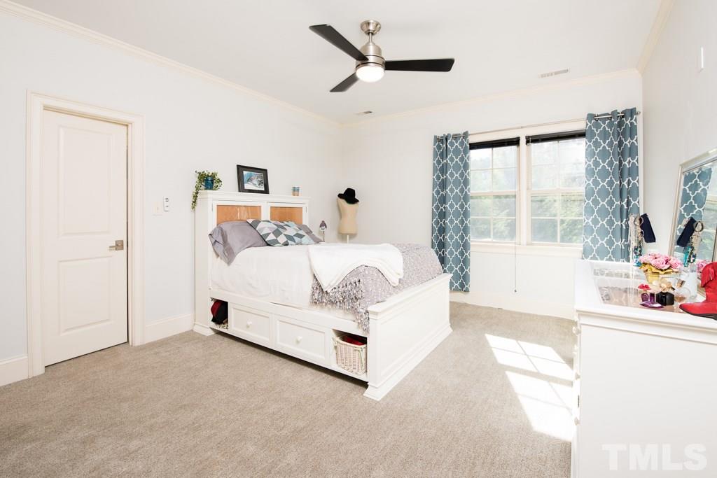 2425 Trenton Woods Way Raleigh, NC 27607 - Photo 10 of 25 Gallery Image 10
