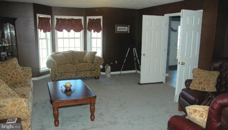 1221 Hollow Road Gore, VA 22637 - Photo 15 of 27 Living Room