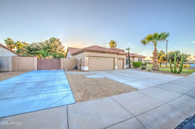 $764,900 | 710 South Roanoke Street, Gilbert, AZ 85296