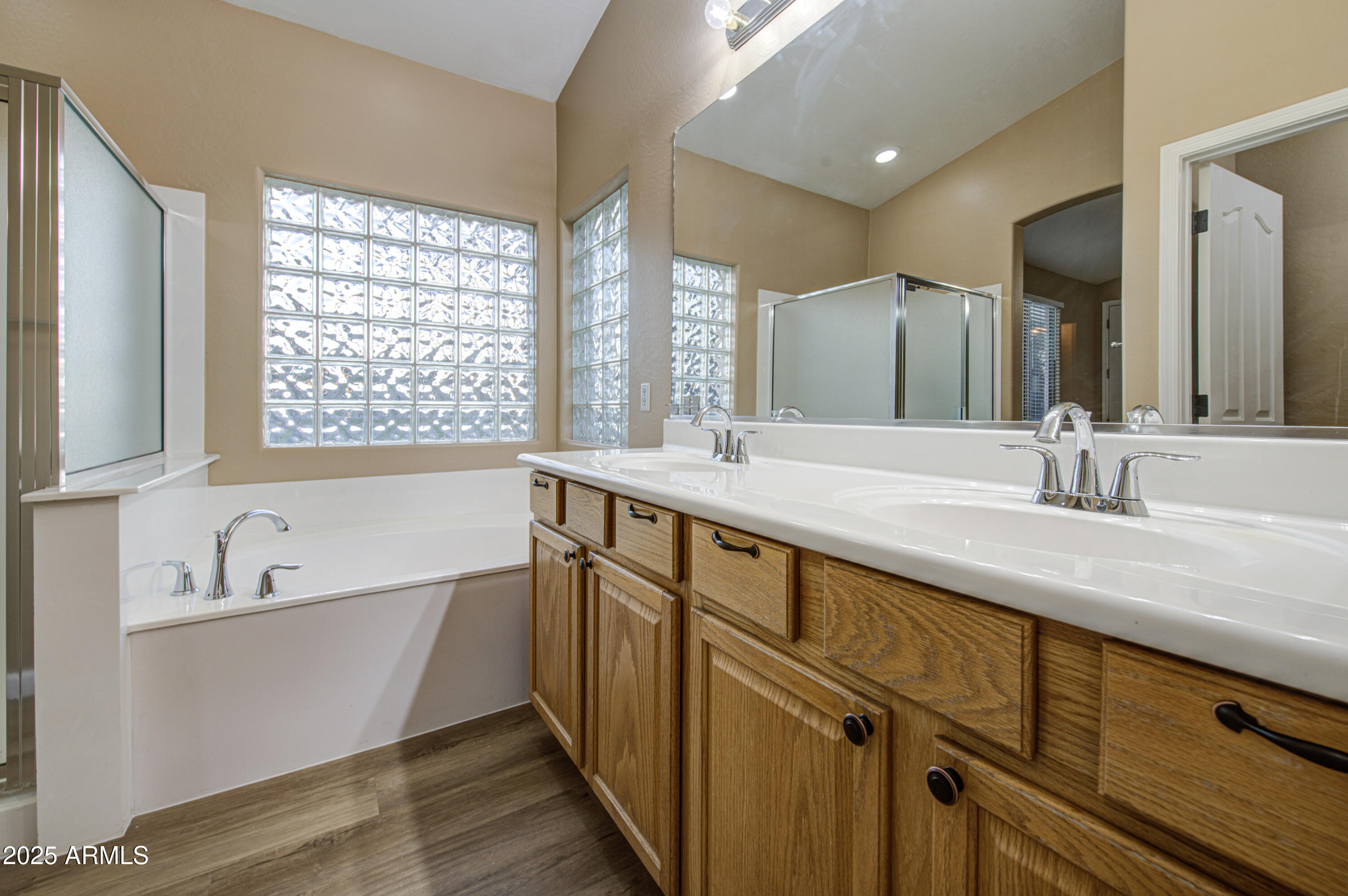 710 South Roanoke Street Gilbert, AZ 85296 - Photo 33 of 102 Primary Bath 2