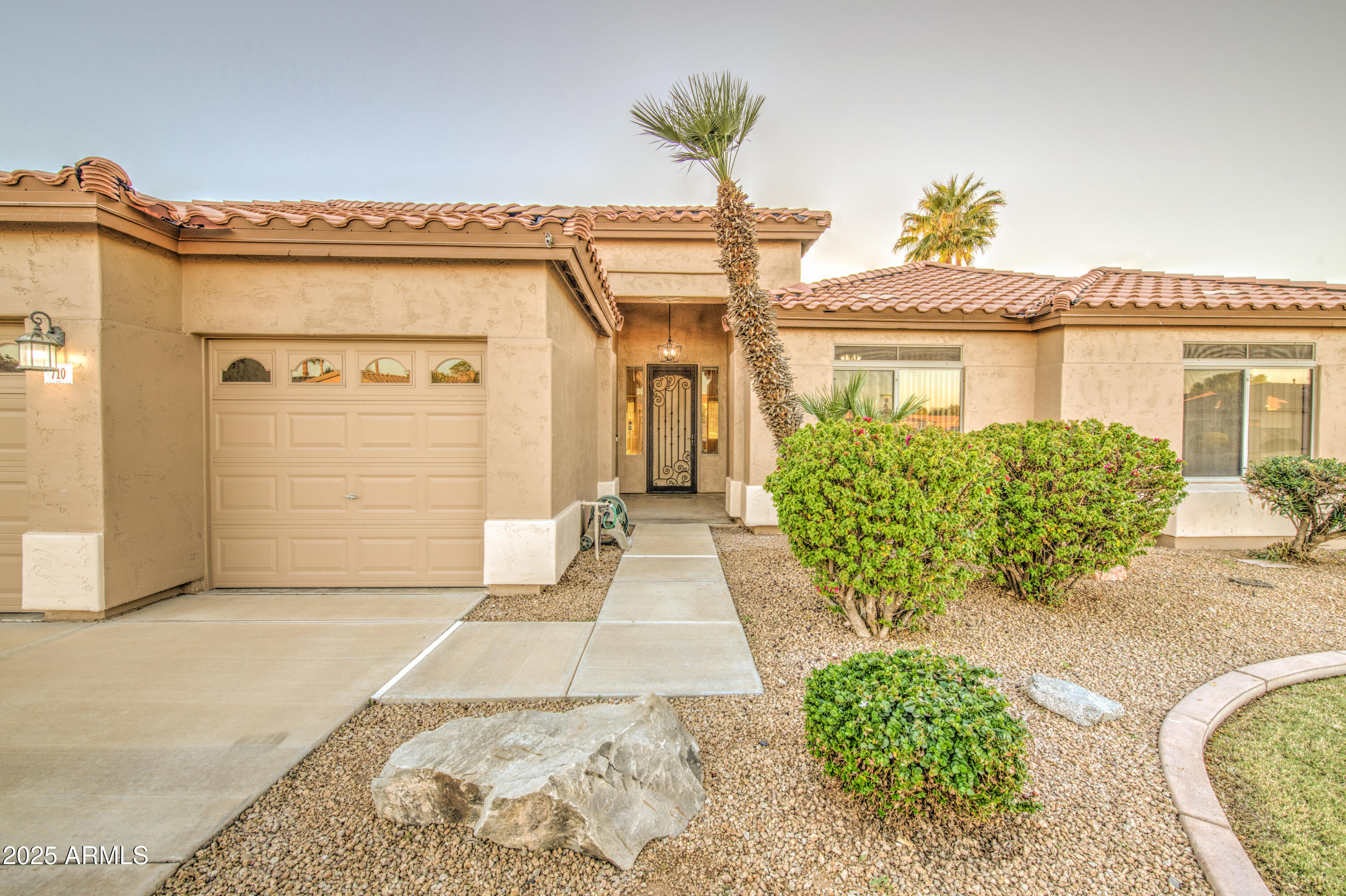 710 South Roanoke Street Gilbert, AZ 85296 - Photo 5 of 102 Front 5