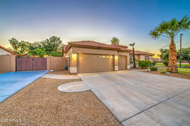 $764,900 | 710 South Roanoke Street, Gilbert, AZ 85296