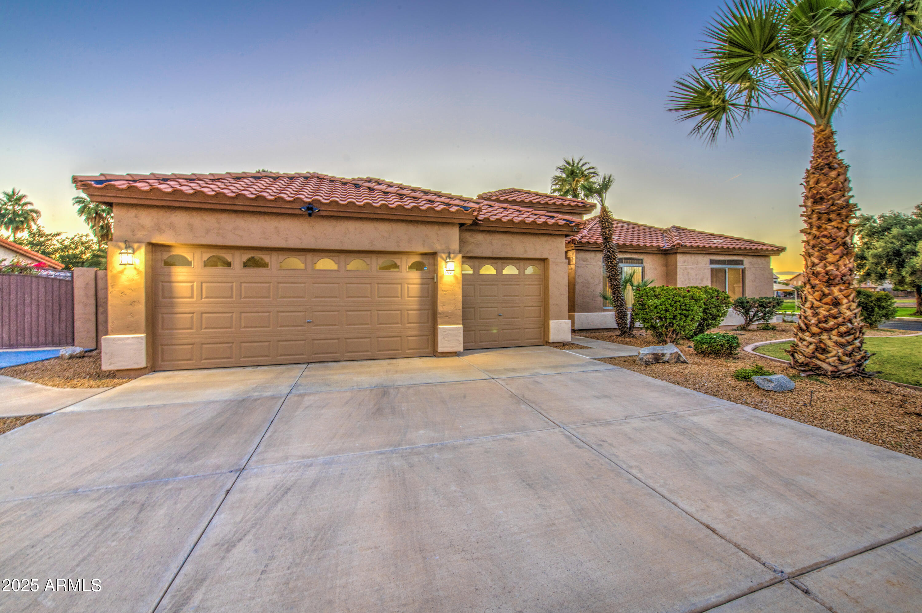 710 South Roanoke Street Gilbert, AZ 85296 - Photo 63 of 102 Twilight 2