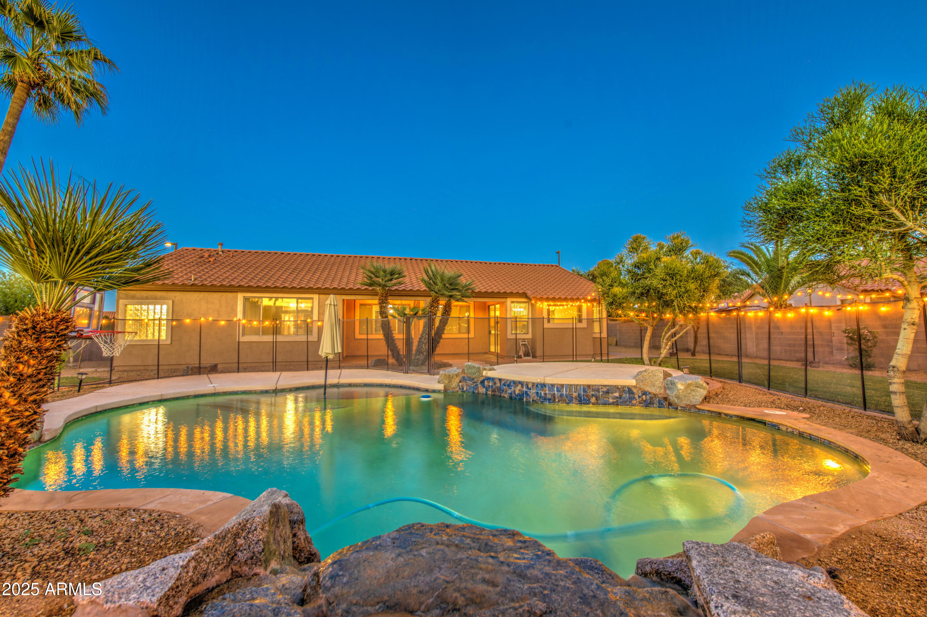 710 South Roanoke Street Gilbert, AZ 85296 - Photo 78 of 102 Twilight 17