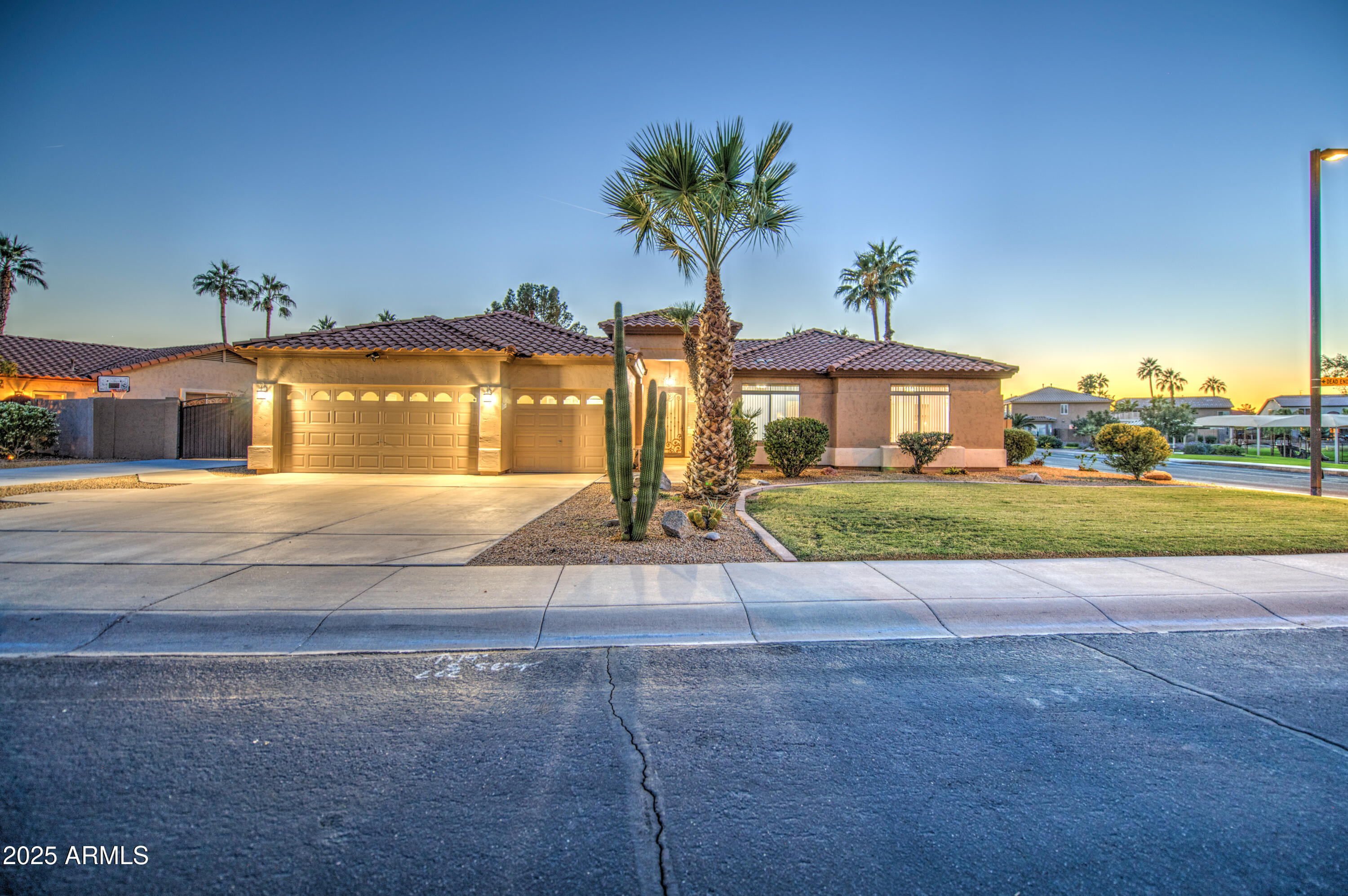 710 South Roanoke Street Gilbert, AZ 85296 - Photo 82 of 102 Twilight 21