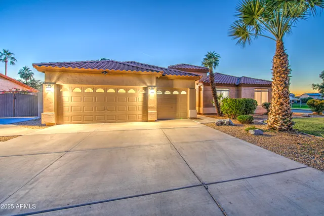 $764,900 | 710 South Roanoke Street, Gilbert, AZ 85296