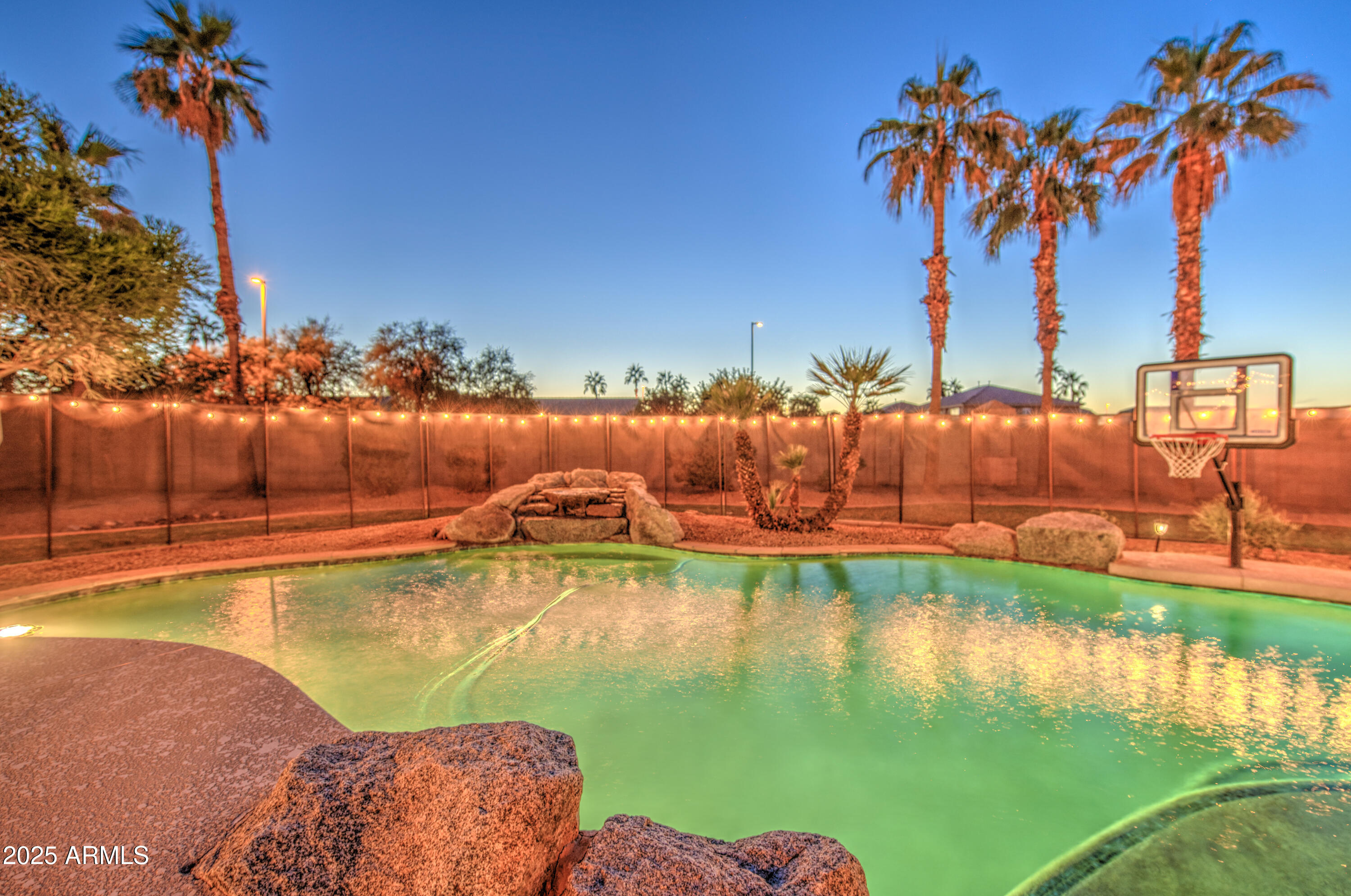 710 South Roanoke Street Gilbert, AZ 85296 - Photo 90 of 102 Twilight 29