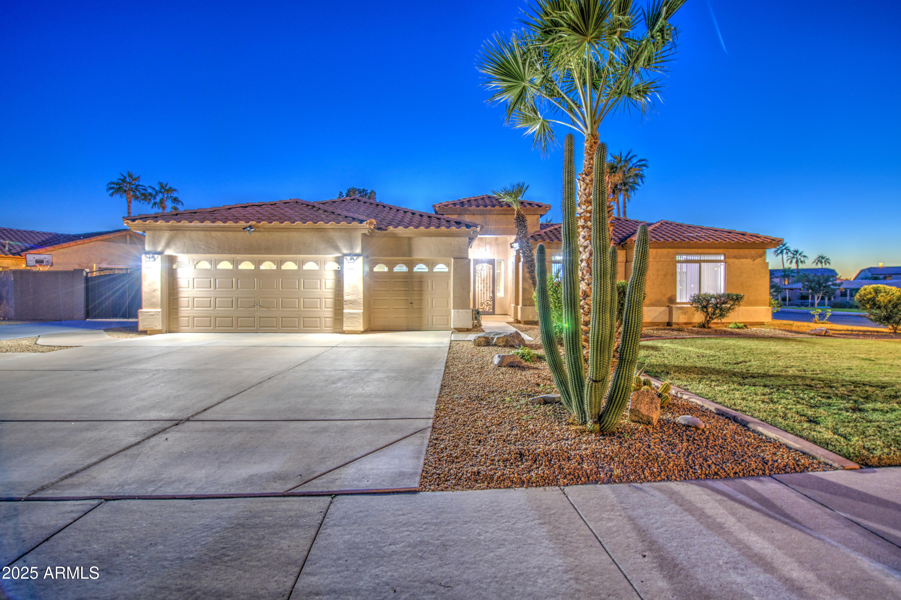 710 South Roanoke Street Gilbert, AZ 85296 - Photo 93 of 102 Twilight 32