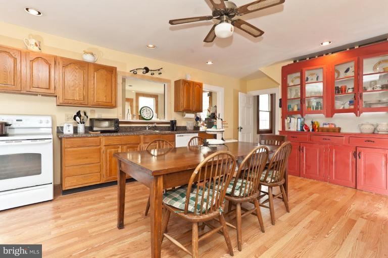 807 Reckord Road Fallston, MD 21047 - Photo 4 of 30 HUGE Kitchen