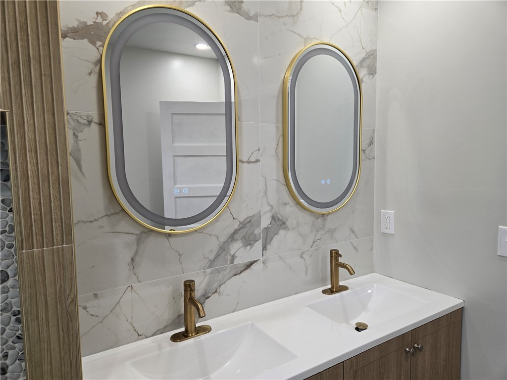 110 Arch Street Rochester, NY 14609 - Photo 32 of 47