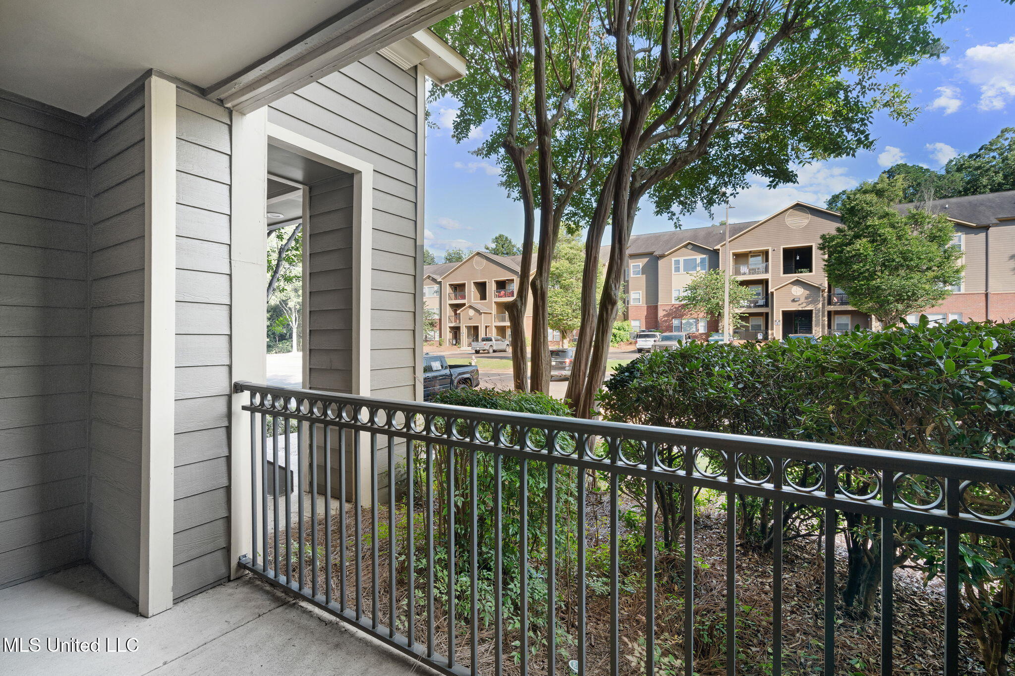 2100 Old Taylor Road, Unit 119 Oxford, MS 38655 - Photo 3 of 37 11-web-or-mls-2100 Old Taylor Rd E-119%0