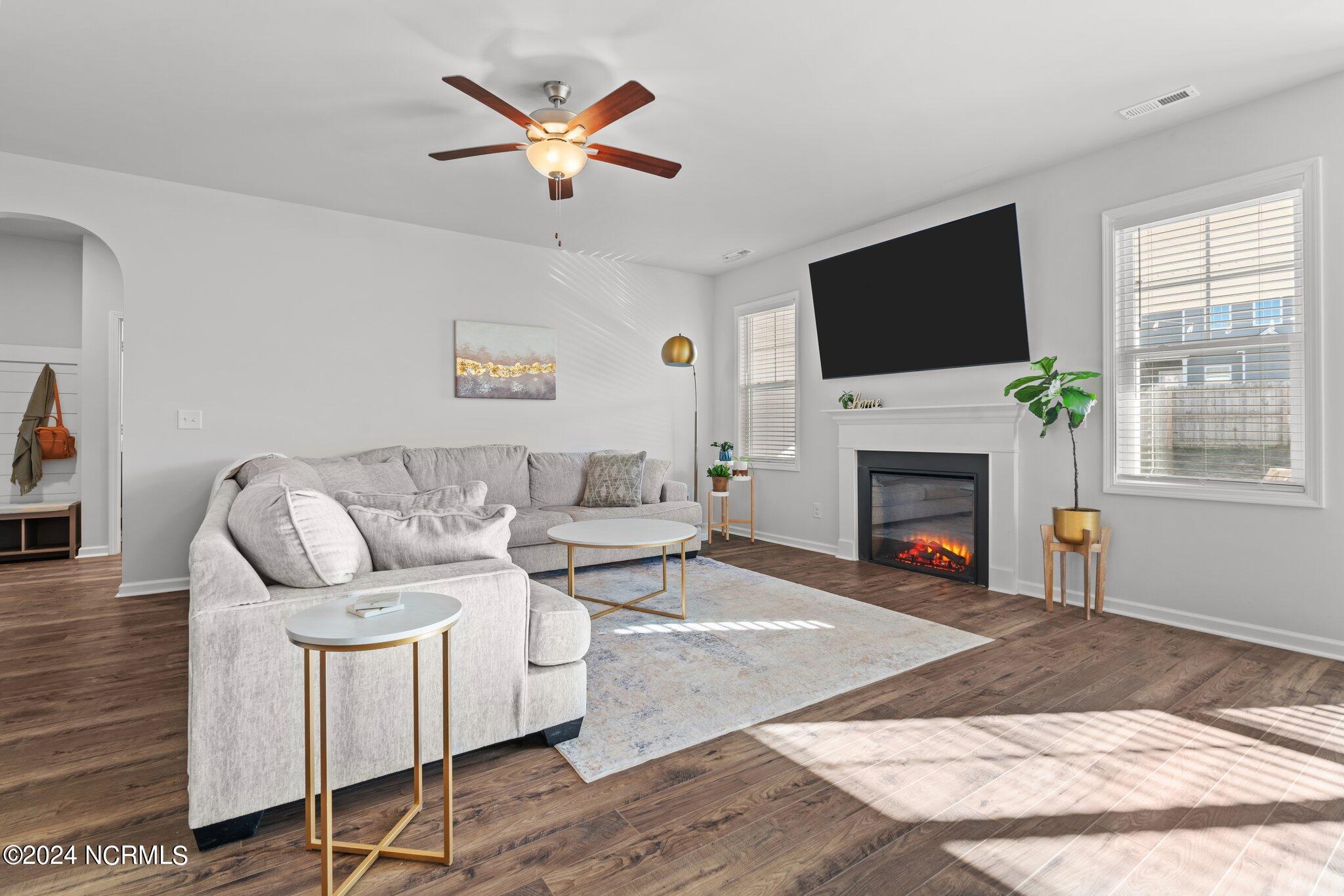 223 Trinity Road Raeford, NC 28376 - Photo 7 of 31 Living Room
