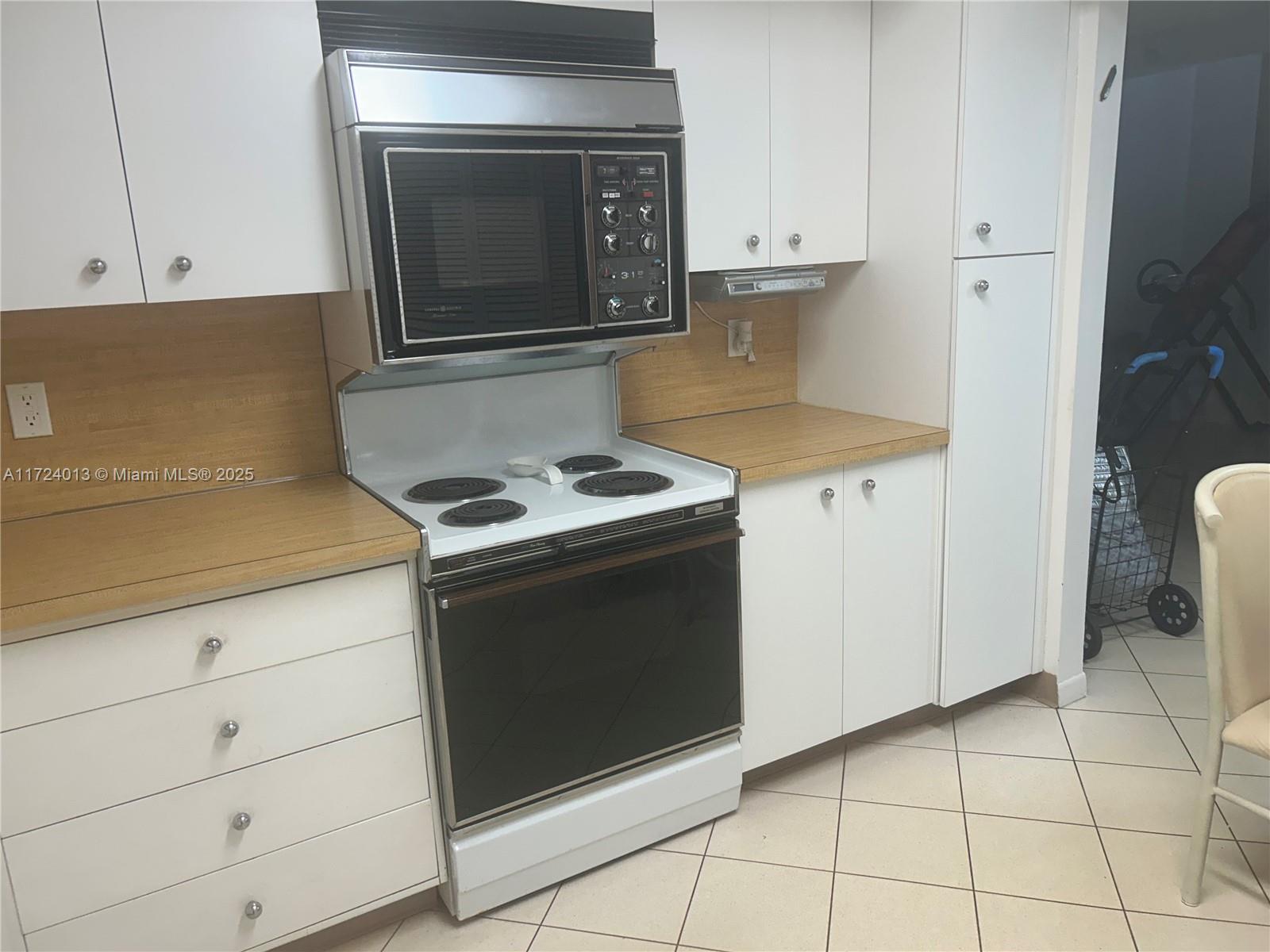 2802 North 46th Avenue, Unit B319 Hollywood, FL 33021 - Photo 11 of 40